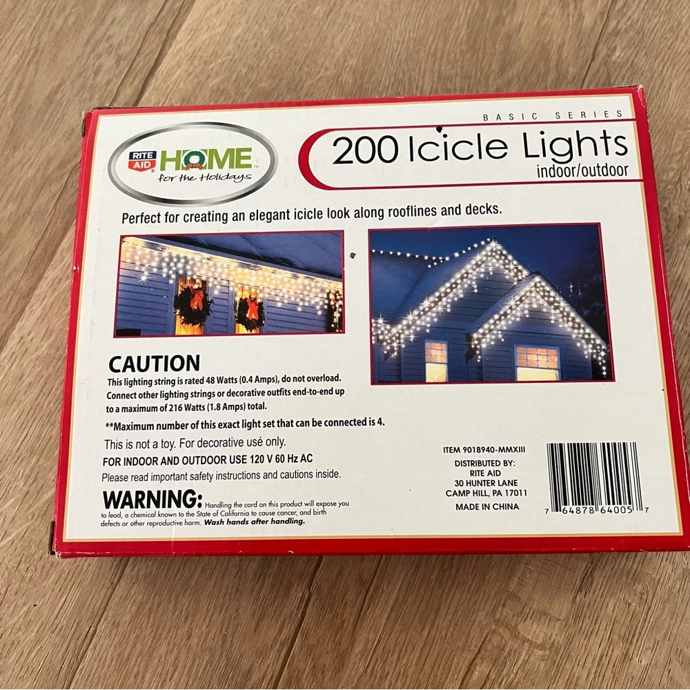NIB Home for the holidays 200 Icicle Lights Indoor‎ Outdoor 19 Ft Clear Bulbs